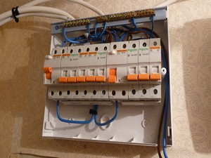 Wiring_of_European_fuse_box